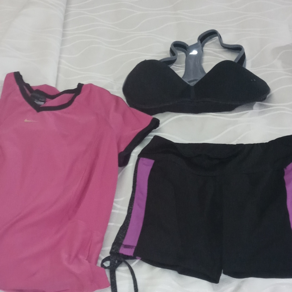 Clothes - Picture 3 of 8